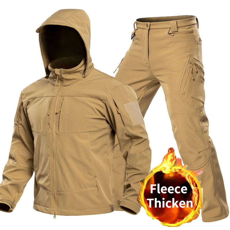Hunting Outdoors - ชุดเสื้อผ้าซอฟต์เชลล์สำหรับผู้ชายแบบยุทธวิธีกลางแจ้ง พร้อมฮู้ด แจ็คเก็ตซิปเต็มตัว กางเกงคาร์โก้ กันลม ชุดหลายกระเป๋าสำหรับการล่าสัตว์