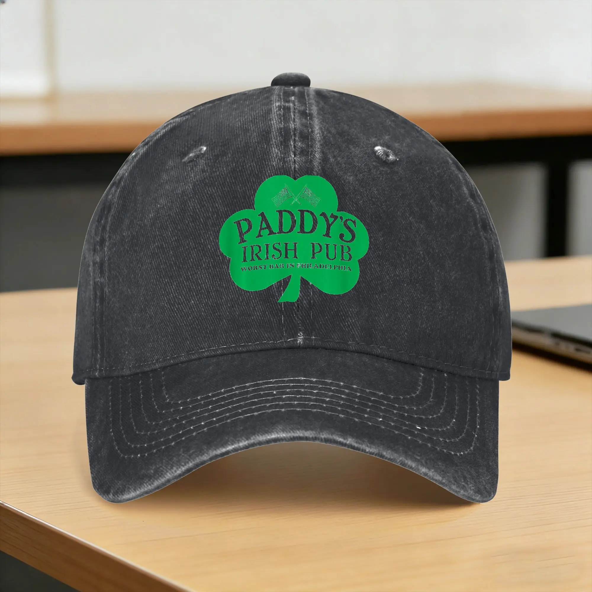 Hunting Outdoor Logos - หมวกเบสบอล Paddy’s Worst Bar Classic Sitcom